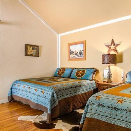 #3 Wrangler~Bandera Tin Star~Bandera, Tx. Apartment Bagian luar foto