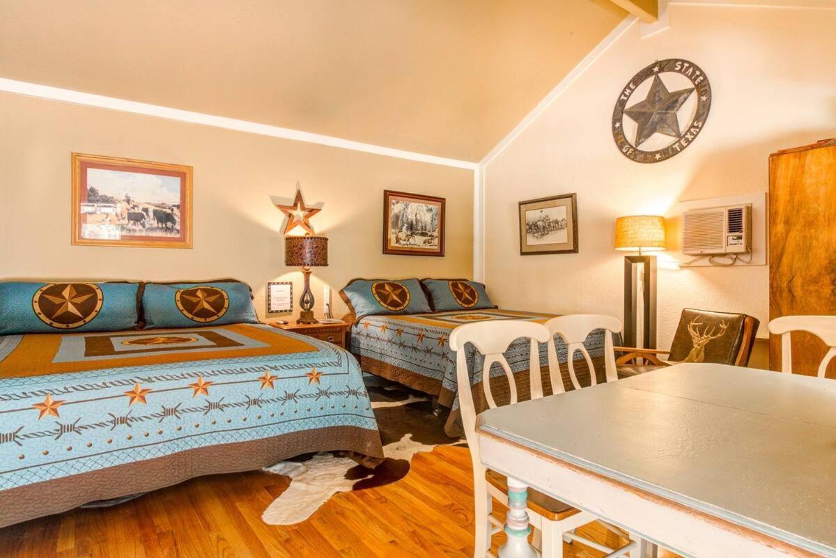 #3 Wrangler~Bandera Tin Star~Bandera, Tx. Apartment Bagian luar foto